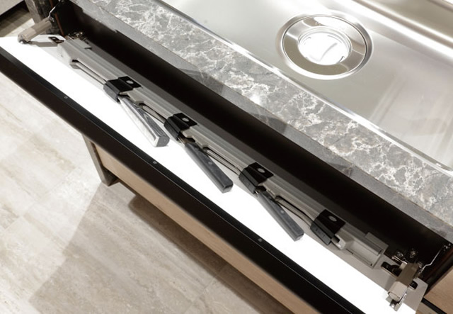 モリモトホーム シンク前包丁差し